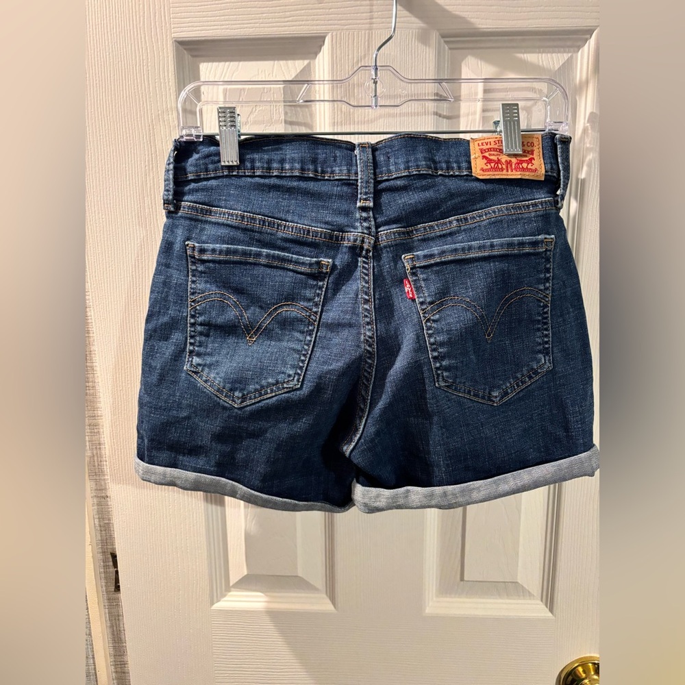 Levi's Women's Dark Blue Denim Shorts Size 6 - Picture 4 of 6